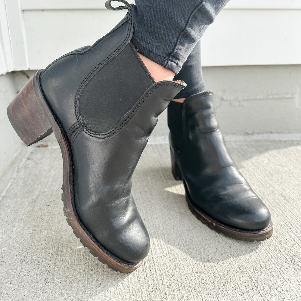 Frye Chelsea Lug Boot
